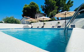 Sea-Views Brazza Apartments With Private Pool